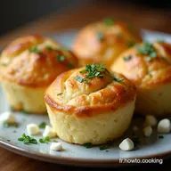 Recette Facile Muffins Moelleux &agrave; lAil des Ours Feta et Parmesan