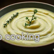 Pur&eacute;e de C&eacute;leri Rave Velout&eacute;e au Beurre : Un Accompagnement Savoureux