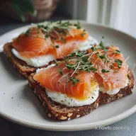 Recette de Toasts au Saumon Fum&eacute; Rapide et Facile